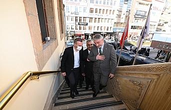 AK Parti Genel Başkan Yardımcısı Erkan Kandemir, Çorum Belediyesini ziyaret etti