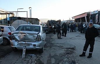 Bolu'da freni boşalan kamyonun 5 araca çarptığı kazada 1 kişi yaralandı