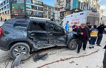 Bolu'da taksiyle çarpışan cipteki 2 kişi yaralandı