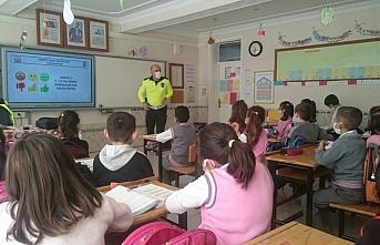 Çorum'un Alaca ilçesinde öğrencilere trafik güvenliği eğitimi verildi