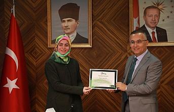 Rize Valisi Çeber, Yeşilay eğitmenlerine teşekkür belgesi verdi