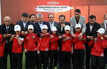 Samsun Büyükşehir Belediye Başkanı Demir, halı saha açılışı yaptı