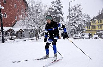 Sporcular Ilgaz Dağı'nda kayak sezonunu  açtı