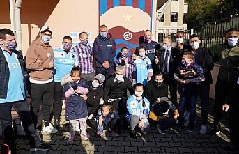 Trabzonsporlular Yomra Vilayetler Hizmet Birliği Özel Eğitim Uygulama Okulu'nu ziyaret etti