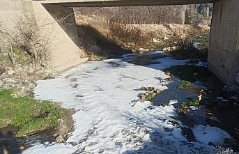 Amasya'da köpüren Tersakan Çayı'nda inceleme başlatıldı