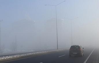 Bolu'da sis nedeniyle görüş mesafesi 35 metreye düştü