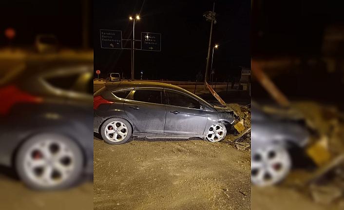 Karabük'te otomobiliyle duvara çarpan alkollü sürücü yaralandı