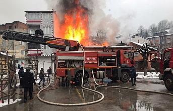 Karabük'te üç ev ve bir iş yeri yangında kullanılamaz hale geldi