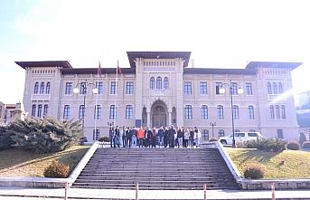 Kastamonu Üniversitesi öğrencileri kentin tarihi yerlerini gezdi