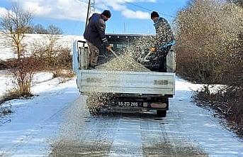 Ladik'te kar ve buzlanmaya karşı mücadele çalışmaları
