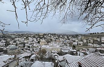Safranbolu'nun tarihi konakları karla beyaza büründü