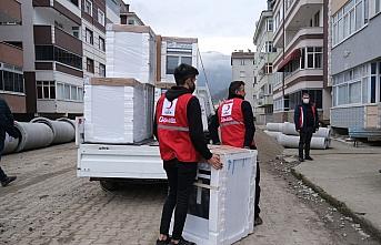Türk Kızılay, Bozkurt'taki selzedelere mobilya ve beyaz eşya yardımını sürdürüyor