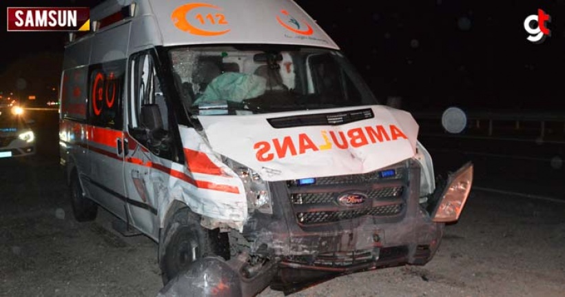 Samsun'da ambulans kaza yaptı 3 kişi yaralandı