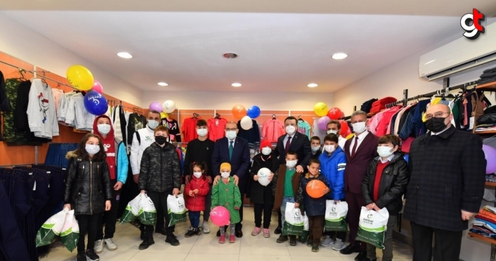Ortahisar Belediye Başkanı Genç, Vali Ustaoğlu'na "Hisaray İyilik Kapısı"nı tanıttı