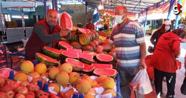Samsun ve çevre illerde pazar yerleri Kovid-19 tedbirleriyle ikinci kez açıldı
