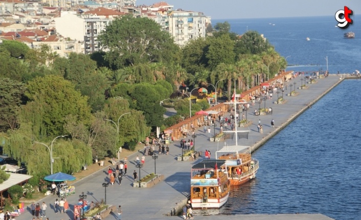 Konaklama tesislerinin tamamının dolduğu Sinop'ta Vali Karaömeroğlu'ndan tatilcilere Kovid-19 uyarısı: