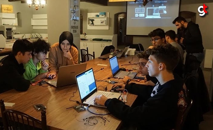 Çarşamba Belediyesi kültür sanat kursları alkış topluyor